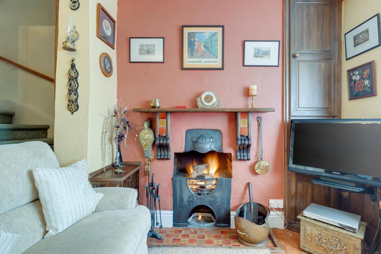 Charming Historical Cottage In Scarborough Kültér fotó
