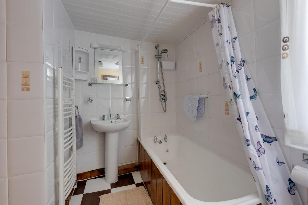 Charming Historical Cottage In Scarborough Kültér fotó